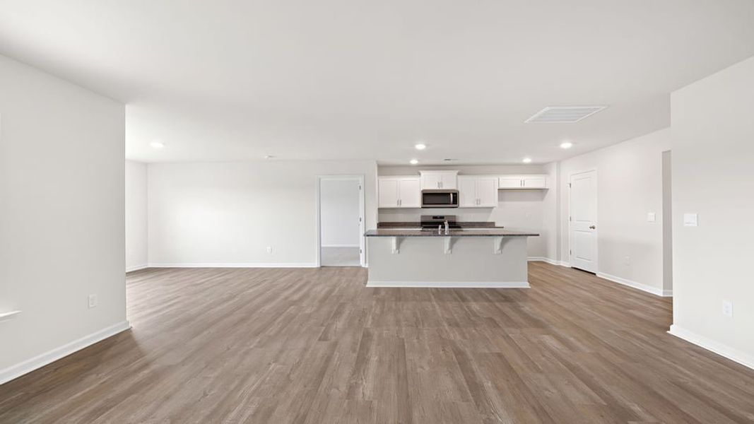 Spacious, unfurnished interior of a new home in Lakestone, Woodruff (Image 17).