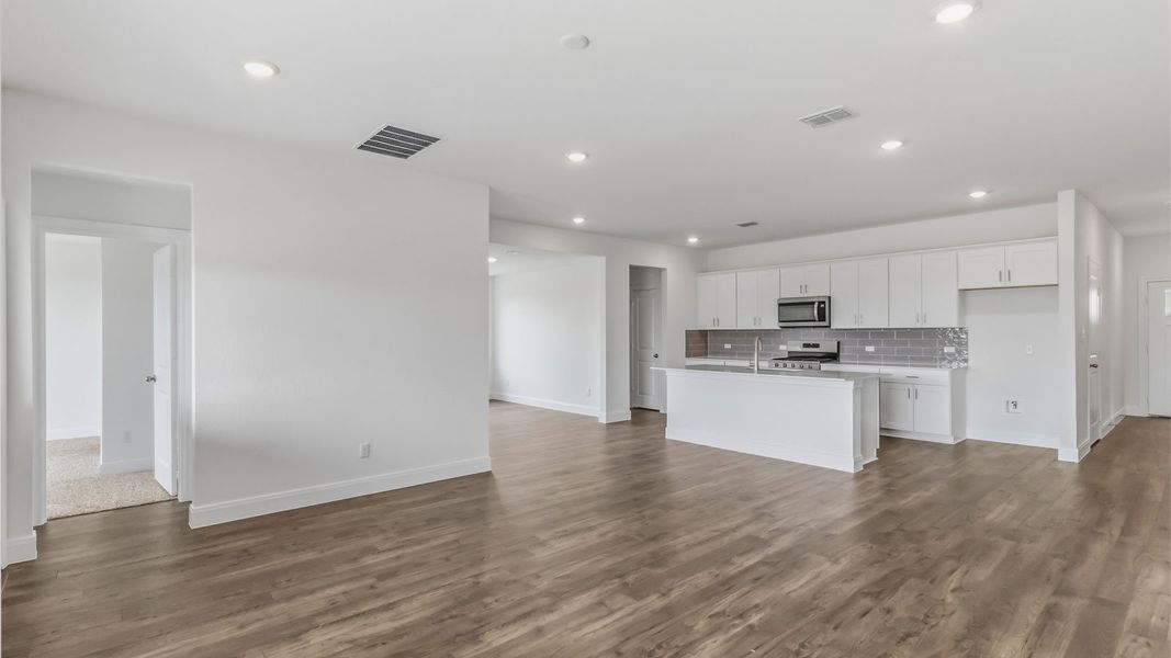 Spacious, unfurnished interior of a new home in Railhead, Cedar Creek (Image 24). Spacious, unfurnished interior of a new home in Railhead, Cedar Creek (Image 24).