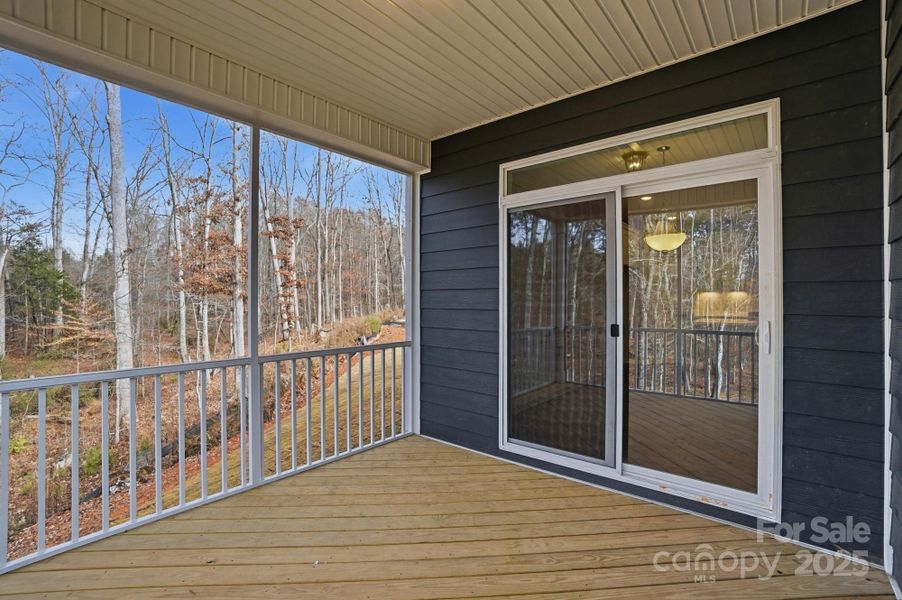 Screened-in Porch