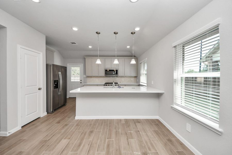 Furnished interior view inside a new home in , Tomball (Image 8).