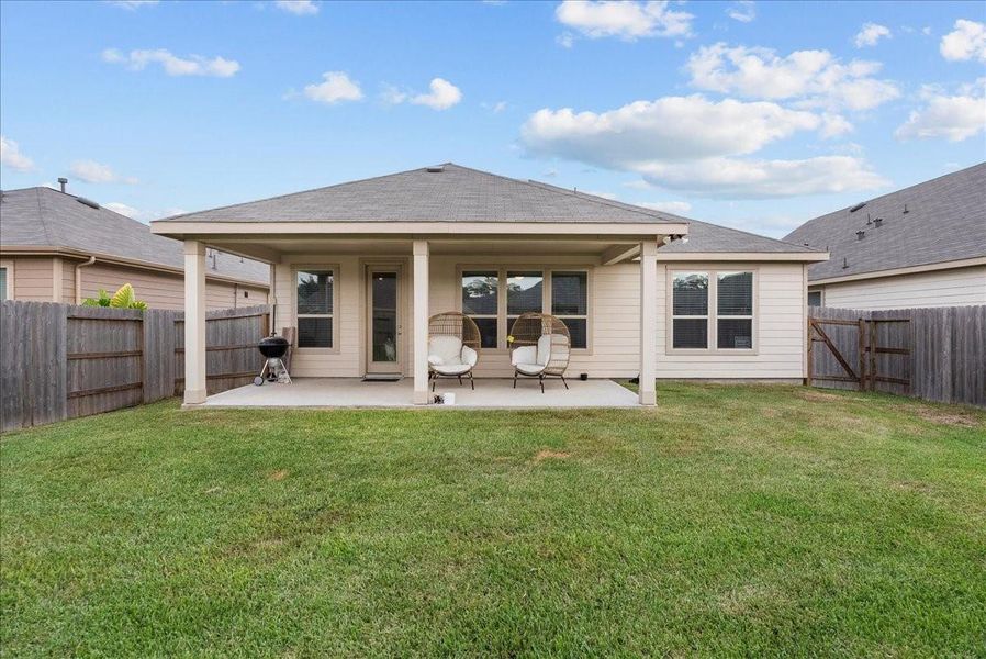 Front exterior of a new home in , Alvin, TX, highlighting curb appeal (Image 20).