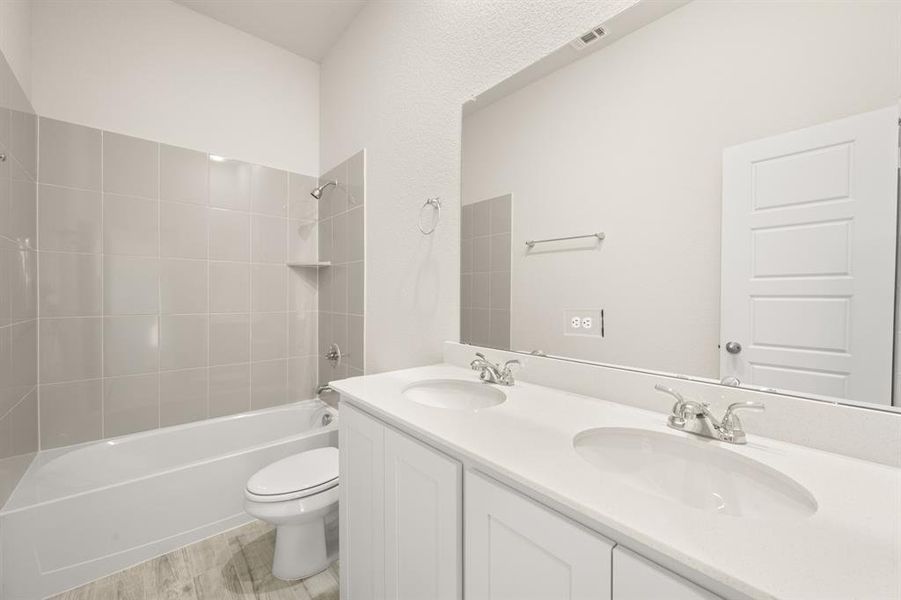 1101 Foxtail- Bathroom