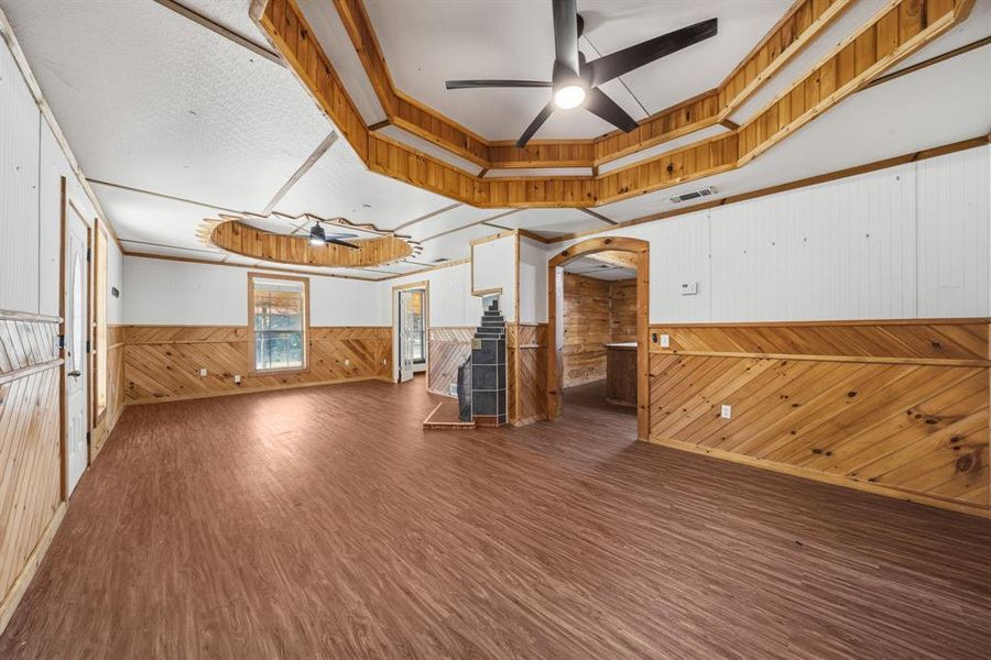 Spacious, unfurnished interior of a new home in , Bynum (Image 30).