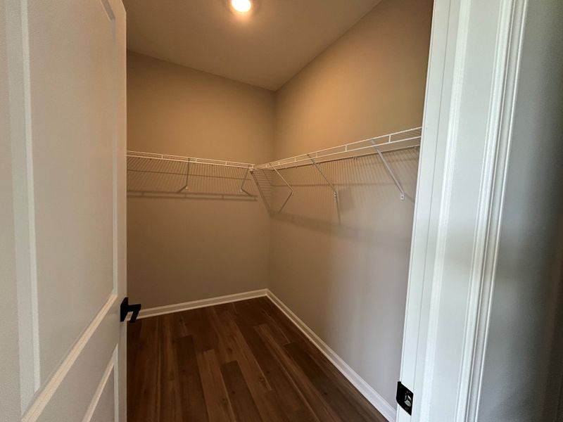 Spacious, unfurnished interior of a new home in Mystic Ridge, Whitmore Lake (Image 59).
