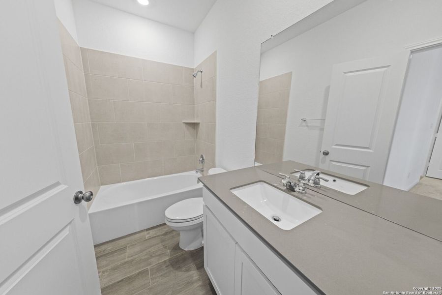 Furnished interior view inside a new home in Gatehouse: Brookstone II Collection, New Braunfels (Image 7). Furnished interior view inside a new home in Gatehouse: Brookstone II Collection, New Braunfels (Image 7).