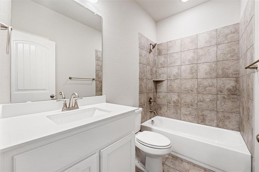 Furnished interior view inside a new home in Waterford Park, Weatherford (Image 11).