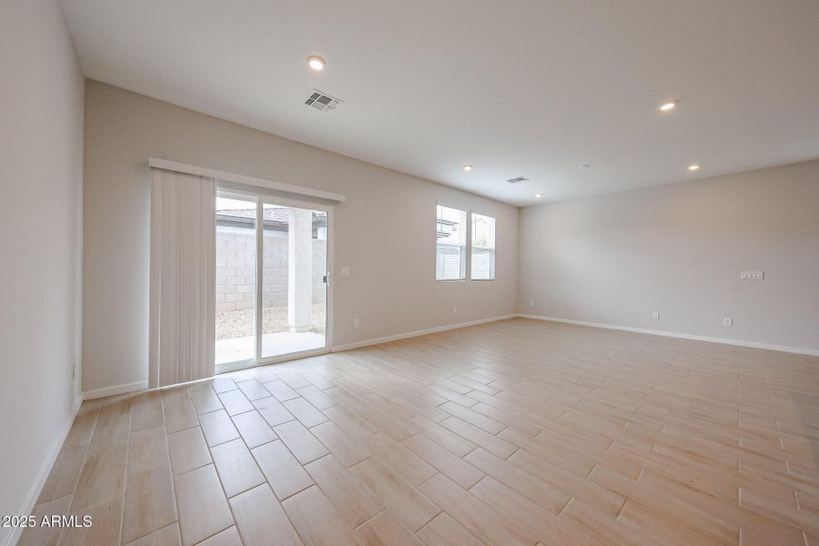 08_New-2-story-home_for-sale_Surprise-AZ