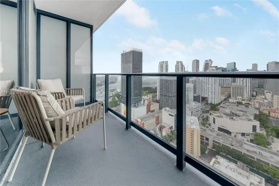 Condo located in Miami, FL showcasing its design and architecture (Image 26).