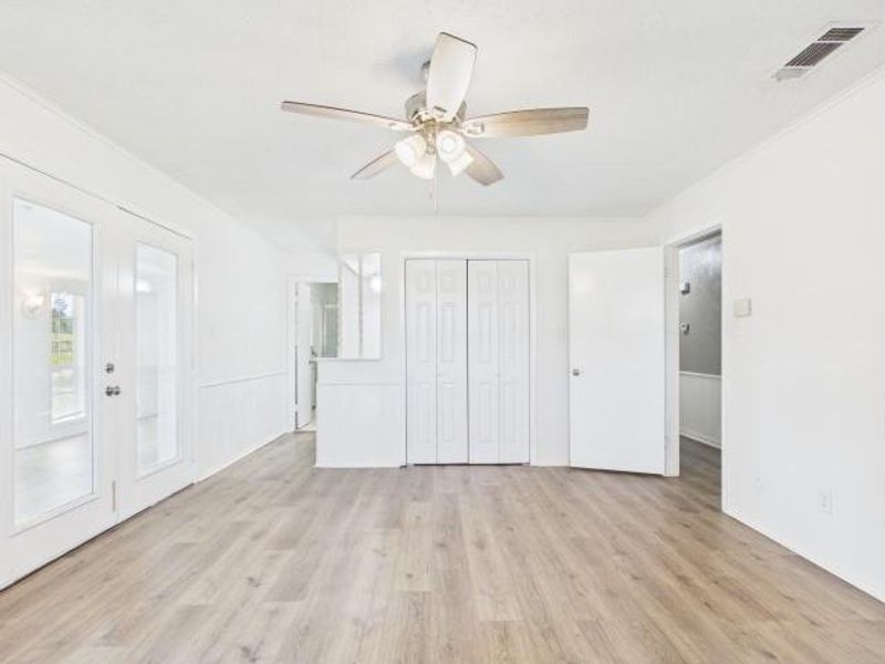 Spacious, unfurnished interior of a new home in , Athens (Image 15).