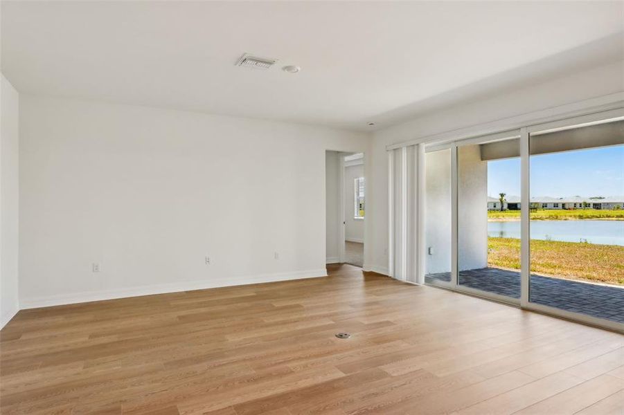 Spacious, unfurnished interior of a new home in Crescent Lakes - Signature Series, Punta Gorda (Image 20).