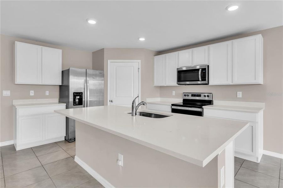 Furnished interior view inside a new home in Briarwood, Alachua (Image 10).