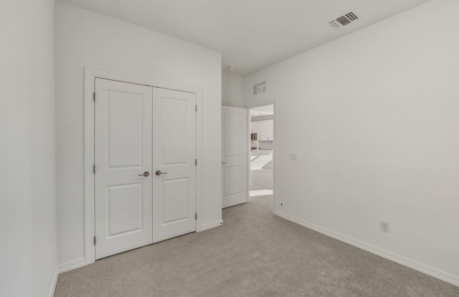 Spacious, unfurnished interior of a new home in Crosswinds, Kyle (Image 33).