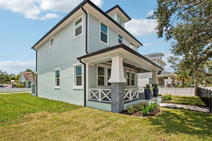 Exterior details and patio area of a home in , Tampa (Image 27).