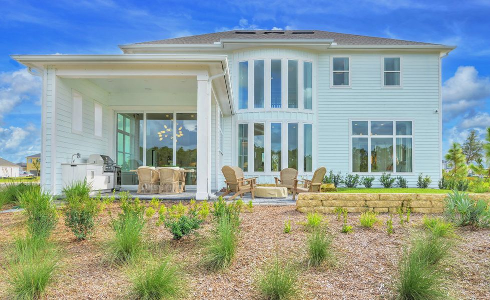 Exterior details and patio area of a home in Weslyn Park at Sunbridge, St. Cloud (Image 4).