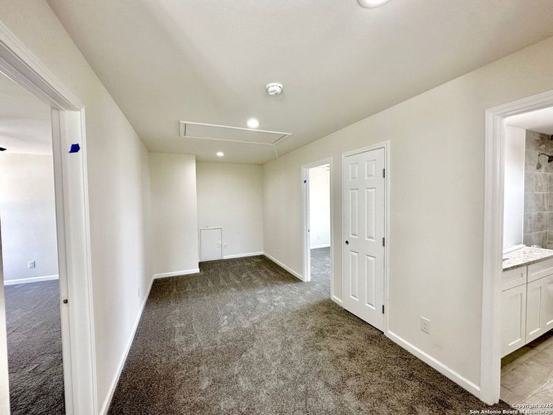 Spacious, unfurnished interior of a new home in , Canyon Lake (Image 13). Spacious, unfurnished interior of a new home in , Canyon Lake (Image 13).