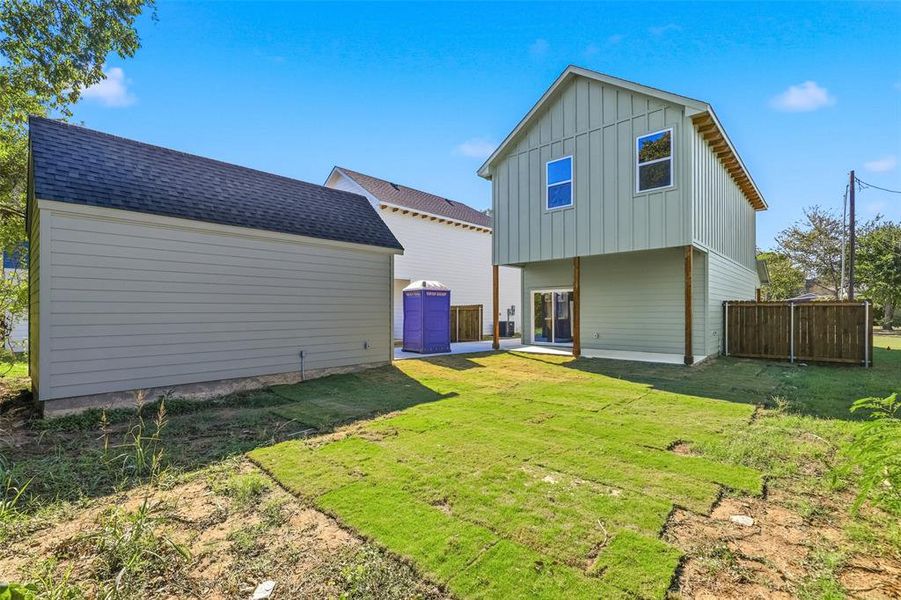 Exterior details and patio area of a home in , Cleburne (Image 26).