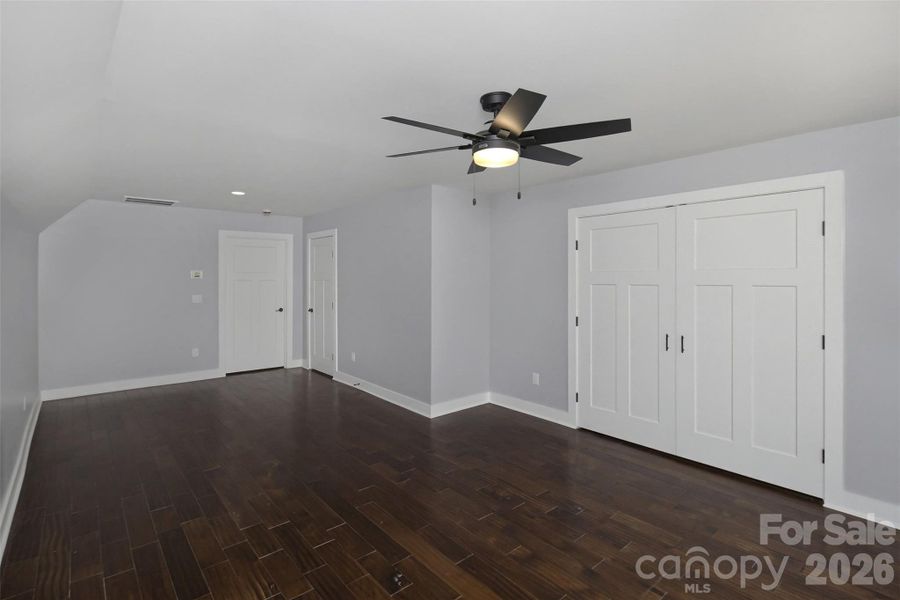 Upper Bedroom 1 expanse