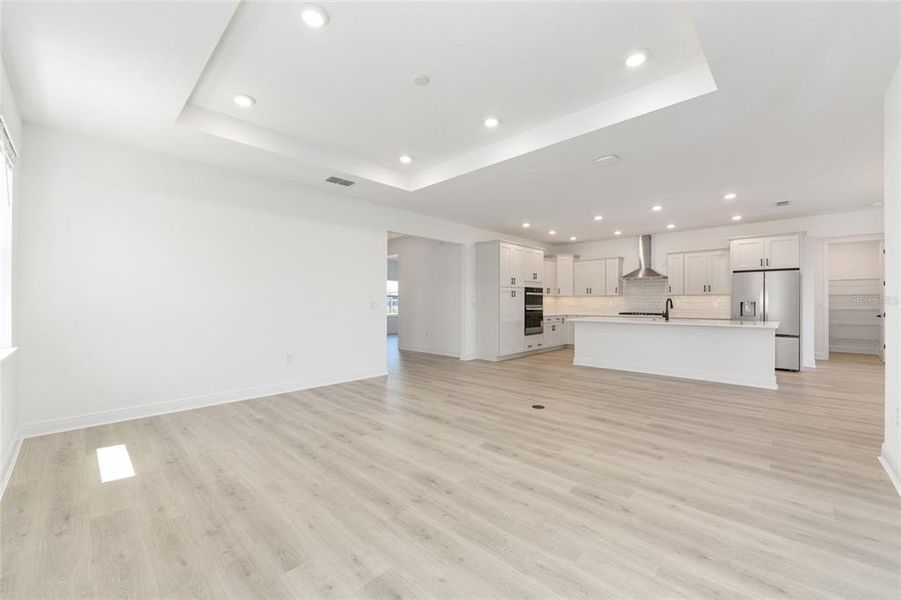 Spacious, unfurnished interior of a new home in , Ocala (Image 19).