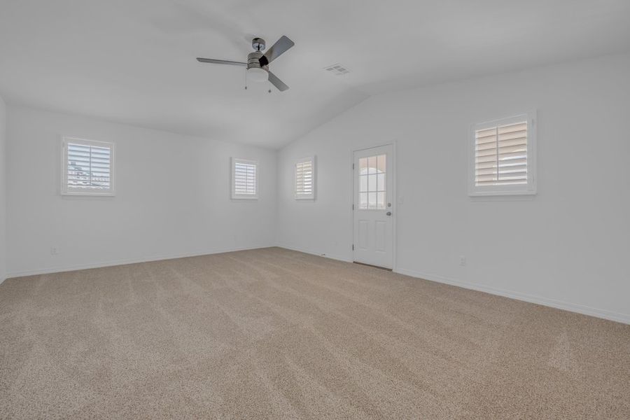 Representative unfurnished interior of a home built from the Bellagio 425SSC by Saratoga Homes in Paseo Del Este, El Paso (Image 36).