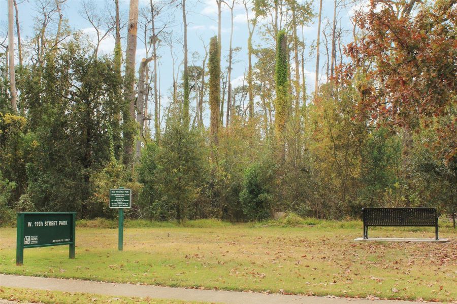 Walking distance to West 11th Street Park and Lorraine Cherry Nature Preserve Walking distance to West 11th Street Park and Lorraine Cherry Nature Preserve