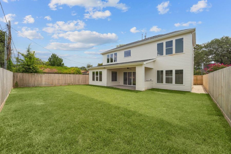 Set on a quiet, tree-lined street in the heart of Oak Forest with ample yard space and enough room for a large pool. Set on a quiet, tree-lined street in the heart of Oak Forest with ample yard space and enough room for a large pool.