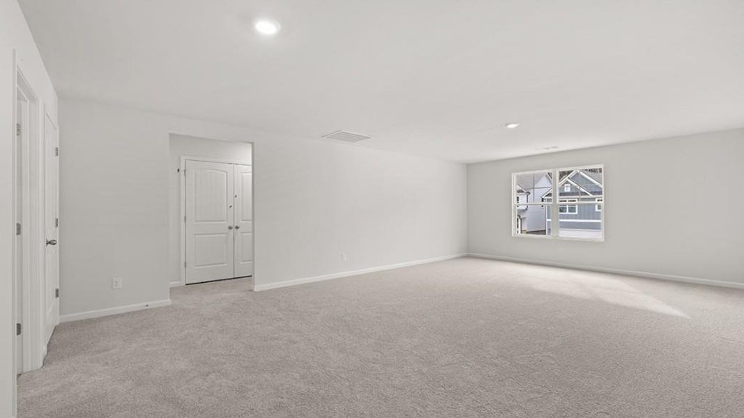 Spacious, unfurnished interior of a new home in , Dallas (Image 23).