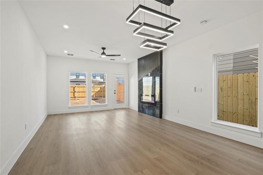 Spacious, unfurnished interior of a new home in , Dallas (Image 14).
