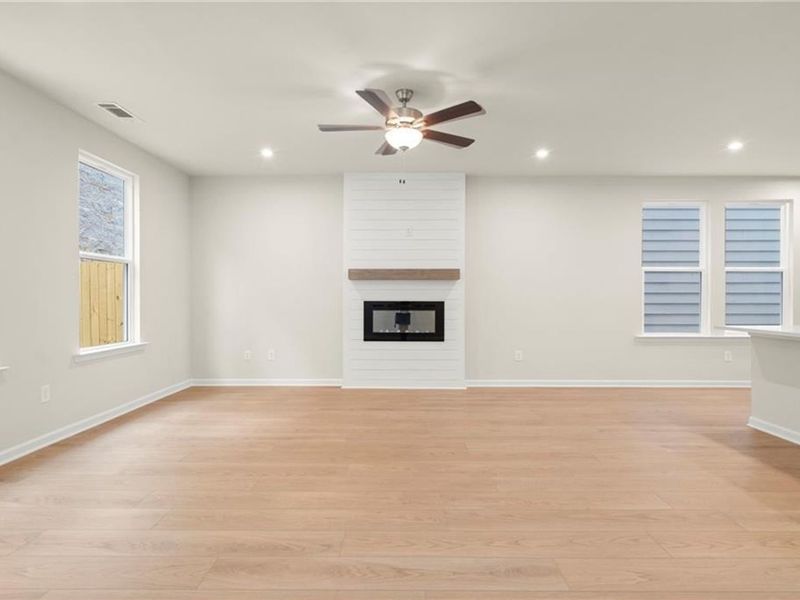 Spacious, unfurnished interior of a new home in The Village at Shallowford, Kennesaw (Image 25).