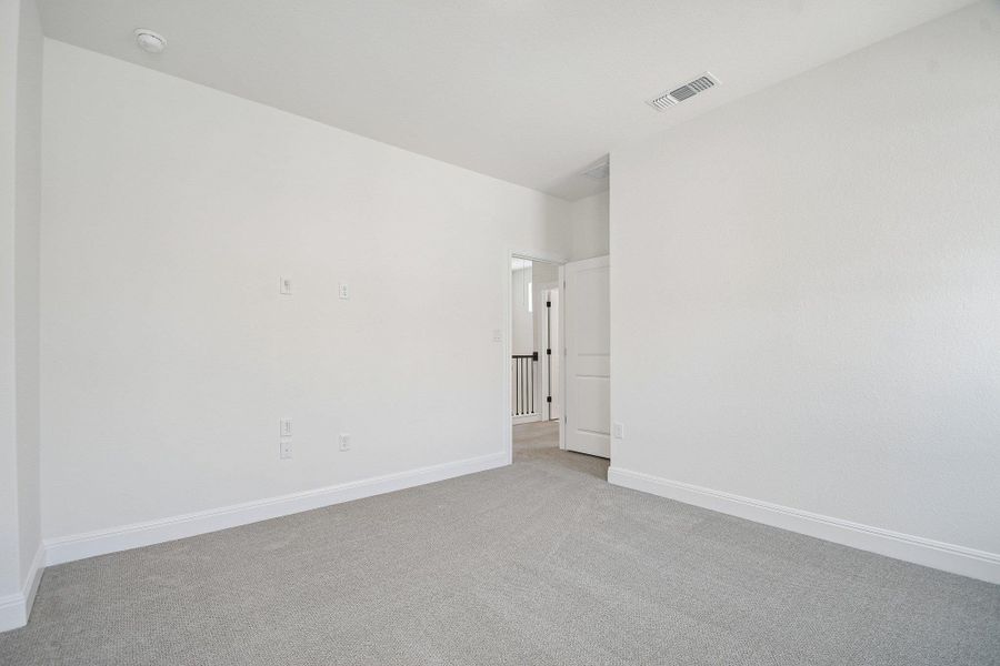Spacious, unfurnished interior of a new home in Sauls Ranch, Round Rock (Image 17).