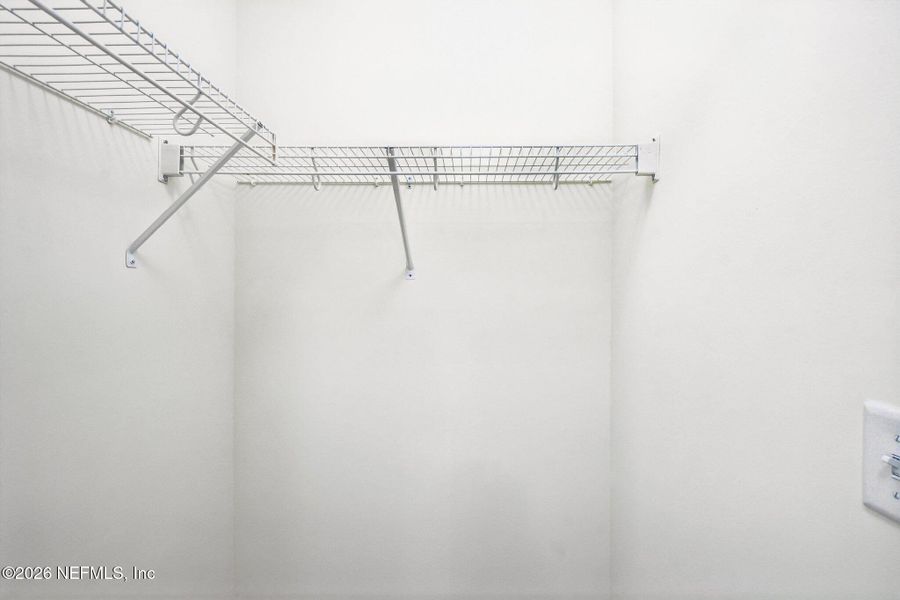 Spacious, unfurnished interior of a new home in , Middleburg (Image 47).