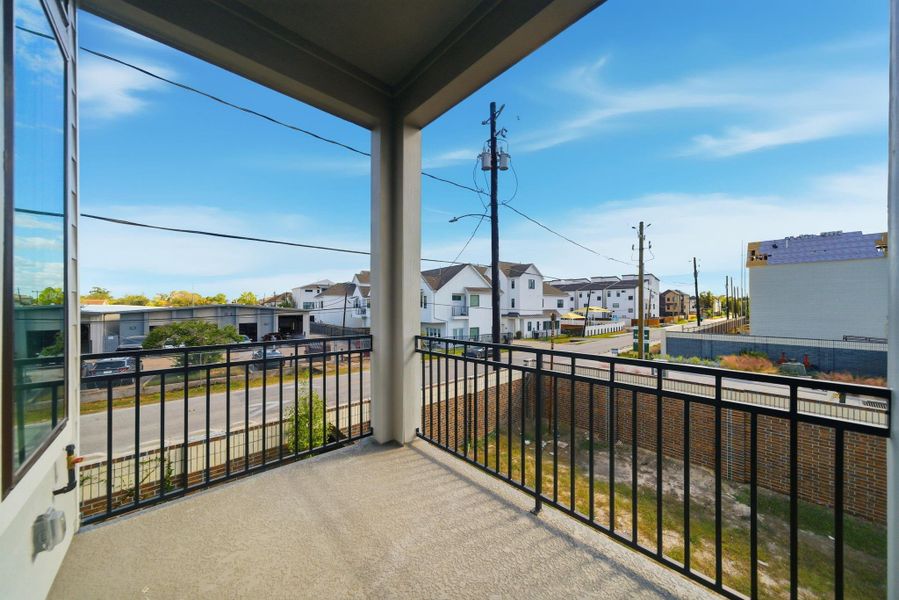 Exterior details and patio area of a home in Spring Valley Creek, Houston (Image 4).