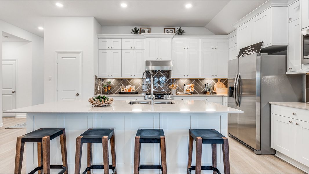 3534 Dashwood Kitchen 7of9 F1