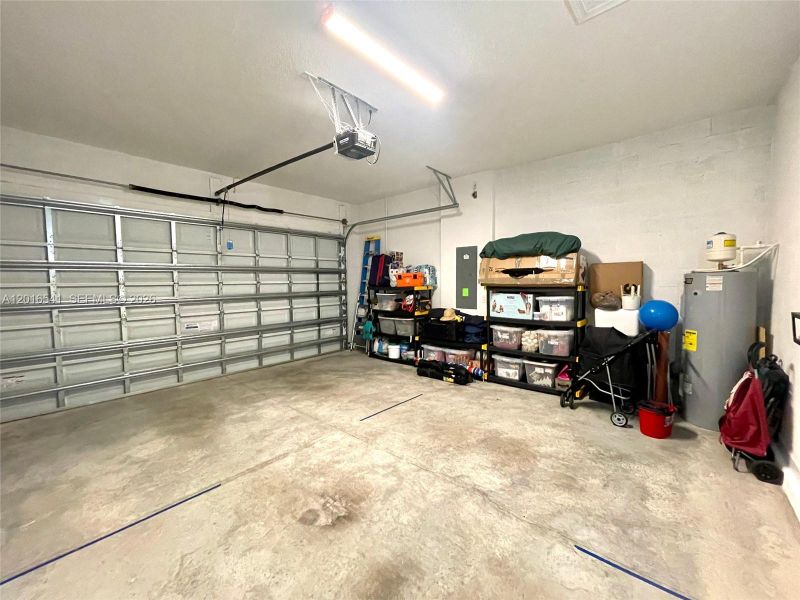 Spacious, unfurnished interior of a new home in , Port St. Lucie (Image 20).