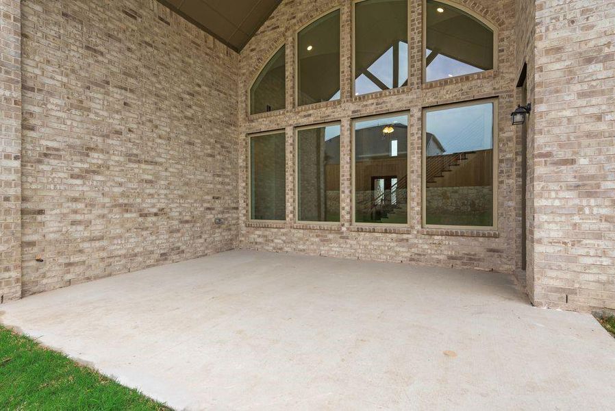 Exterior details and patio area of a home in Somerset Park, Rockwall (Image 3). Exterior details and patio area of a home in Somerset Park, Rockwall (Image 3).