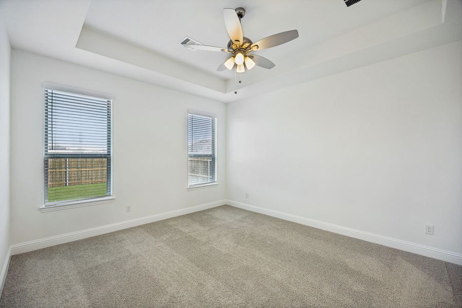 Spacious, unfurnished interior of a new home in Summer Crest, Fort Worth (Image 10).