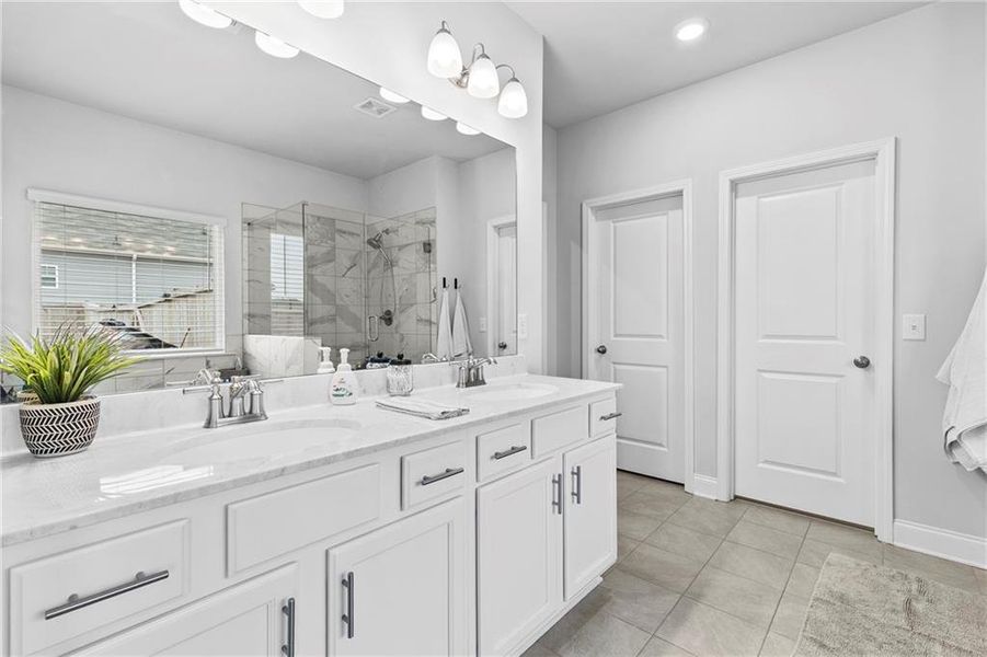 Furnished interior view inside a new home in Laurel Cove, Hoschton (Image 7).