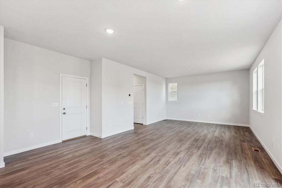 Spacious, unfurnished interior of a new home in Sweetgrass, Dacono (Image 23).