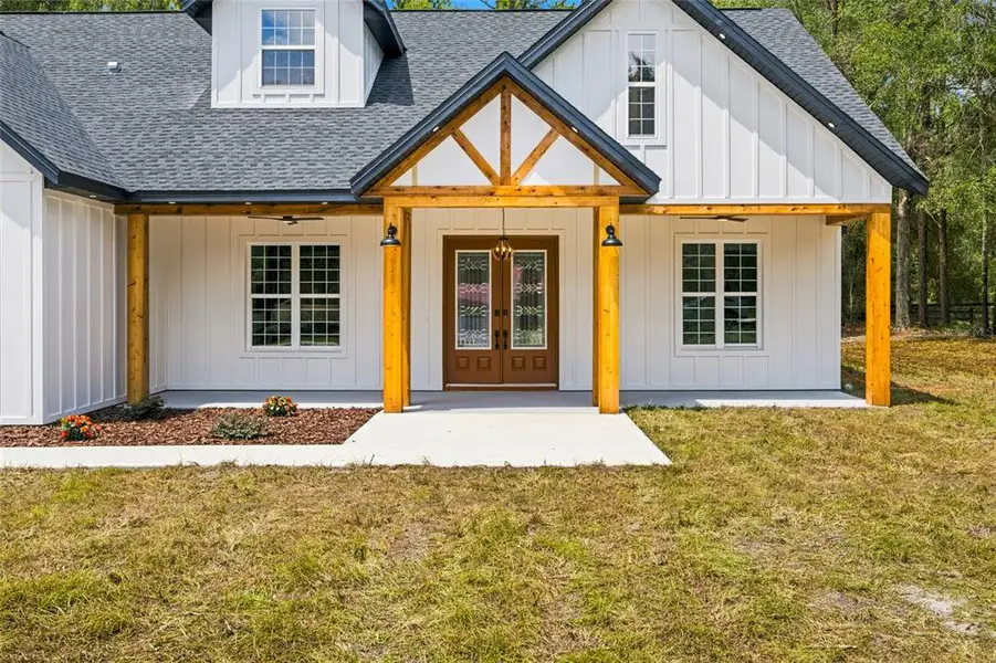 Exterior details and patio area of a home in , Ocala (Image 29). Exterior details and patio area of a home in , Ocala (Image 29).