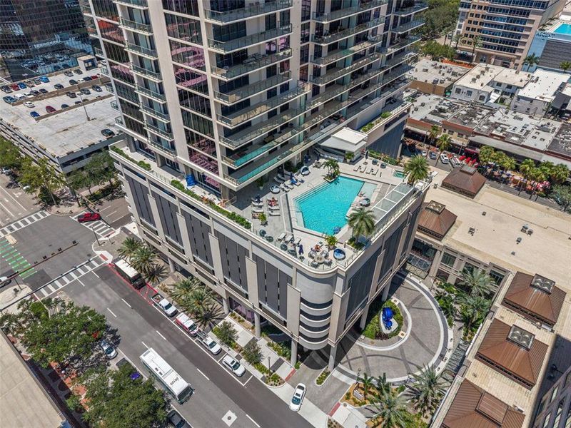 Condo located in St. Petersburg, FL showcasing its design and architecture (Image 31). Condo located in St. Petersburg, FL showcasing its design and architecture (Image 31).