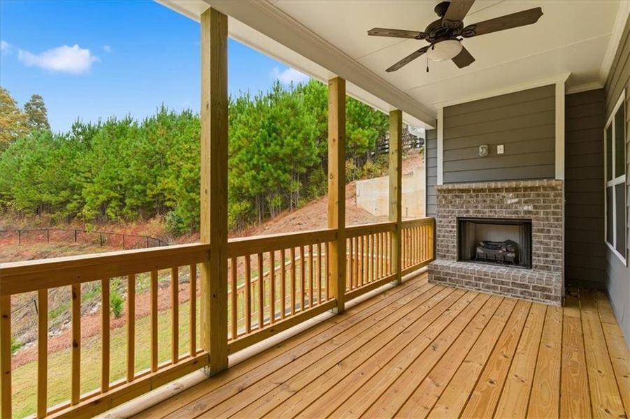 Exterior details and patio area of a home in , Dallas (Image 24).