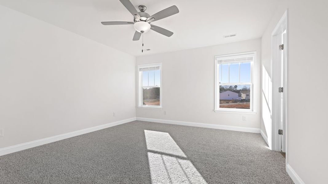 Spacious, unfurnished interior of a new home in Edgewood Estates, Greenville (Image 28).