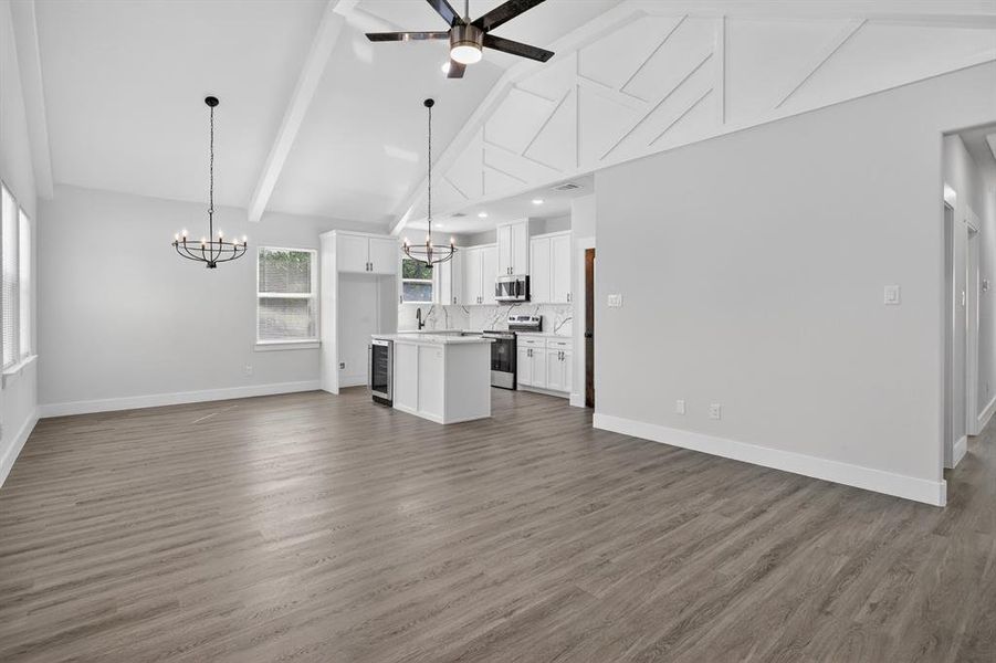 Spacious, unfurnished interior of a new home in , Granbury (Image 14).