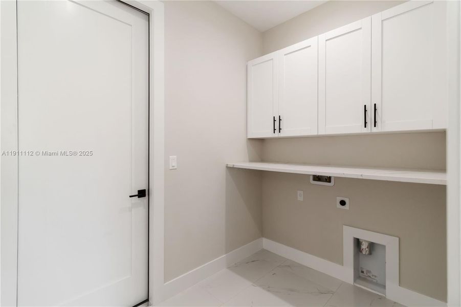 Spacious, unfurnished interior of a new home in , Cape Coral (Image 13). Spacious, unfurnished interior of a new home in , Cape Coral (Image 13).