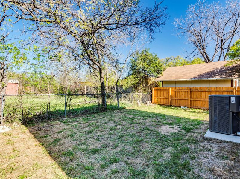 Exterior details and patio area of a home in , Austin (Image 15).