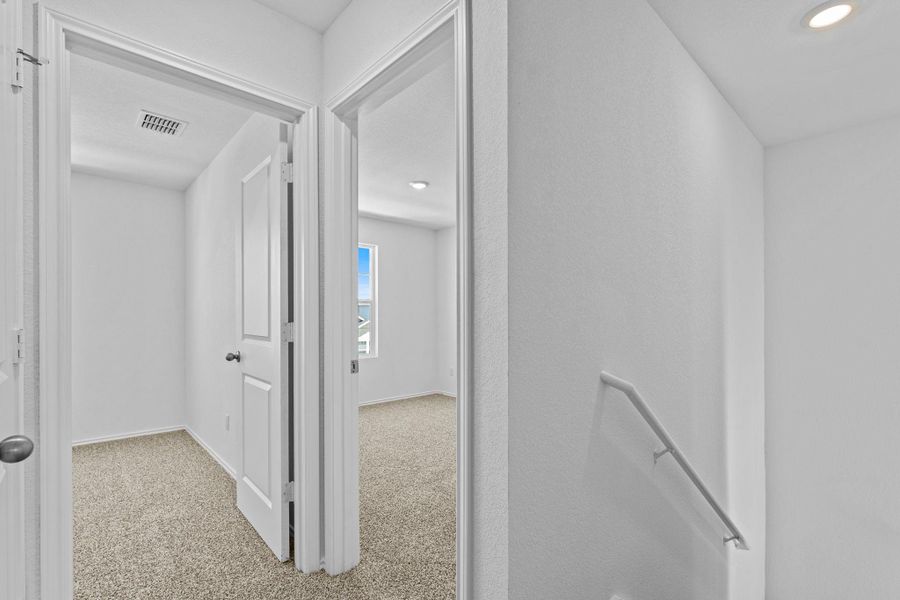 Spacious, unfurnished interior of a new home in Valverde, Bastrop (Image 23).