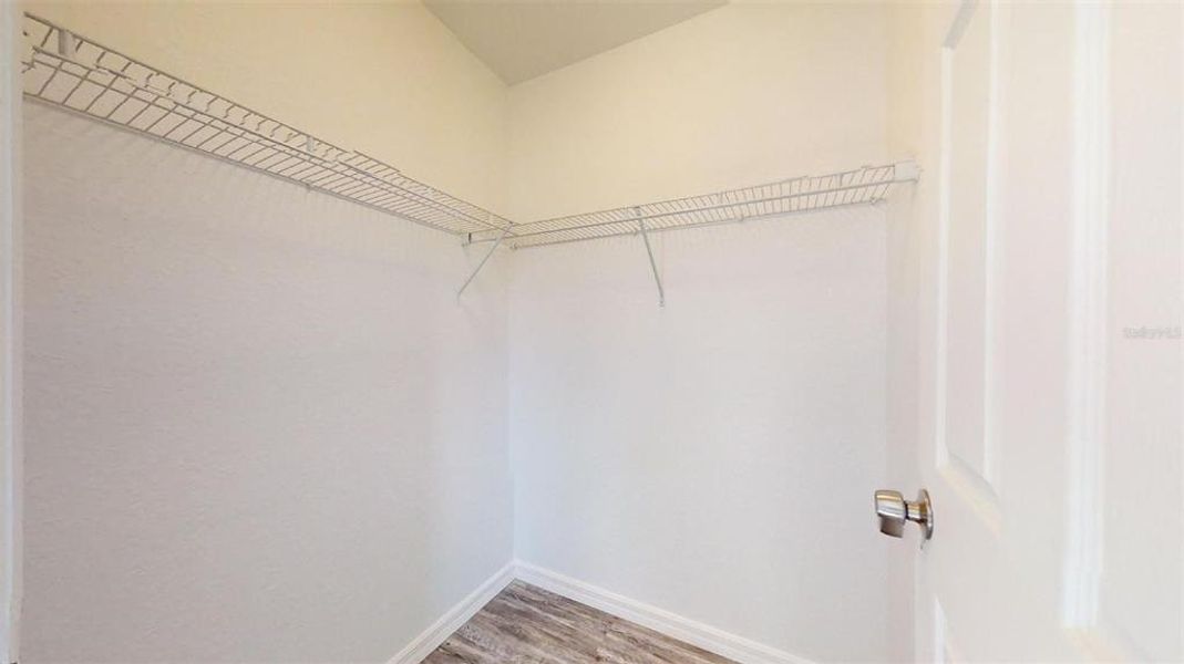 Spacious, unfurnished interior of a new home in , Dunnellon (Image 31).
