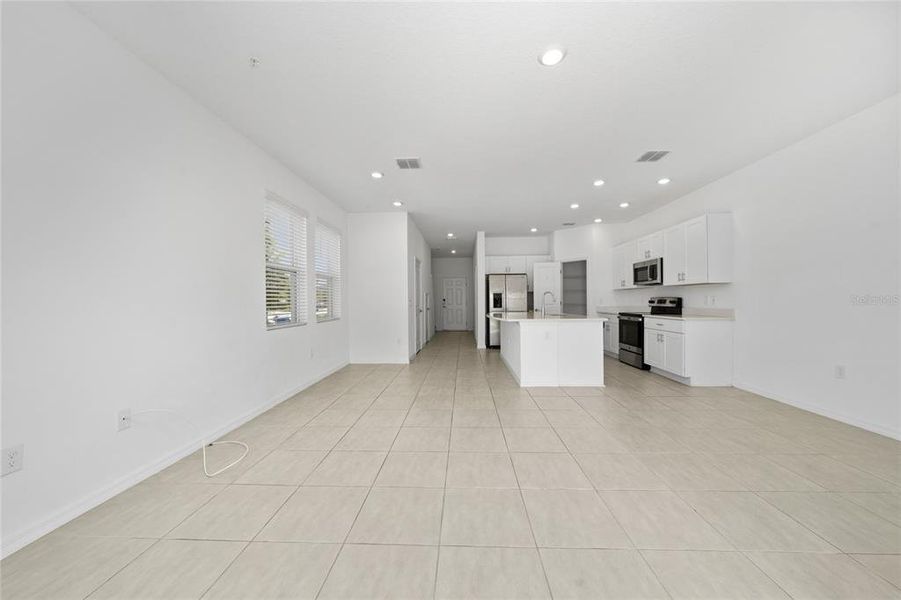 Spacious, unfurnished interior of a new home in , St. Cloud (Image 13).