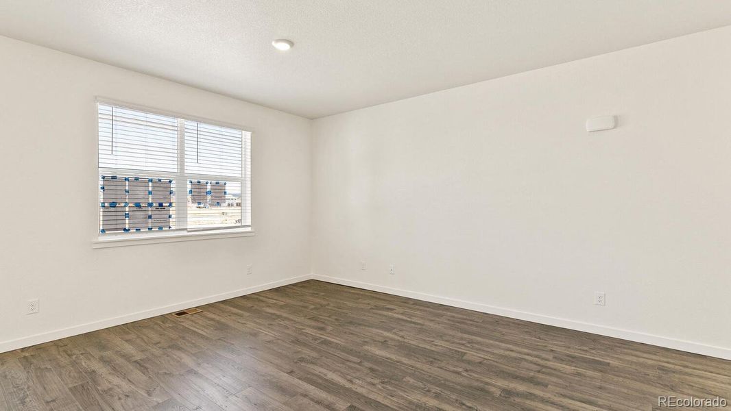 Spacious, unfurnished interior of a new home in The Ridge at Lorson Ranch, Colorado Springs (Image 23).
