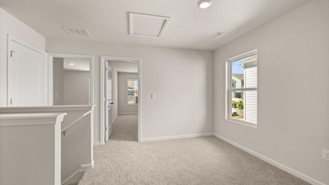 Spacious, unfurnished interior of a new home in Rolling Meadows, Jasper (Image 23).