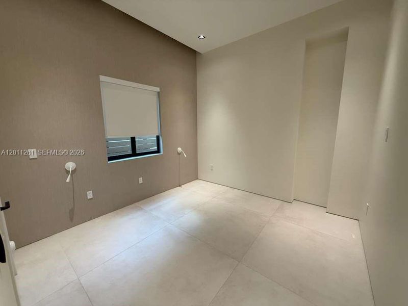 Spacious, unfurnished interior of a new home in , Miami (Image 23).